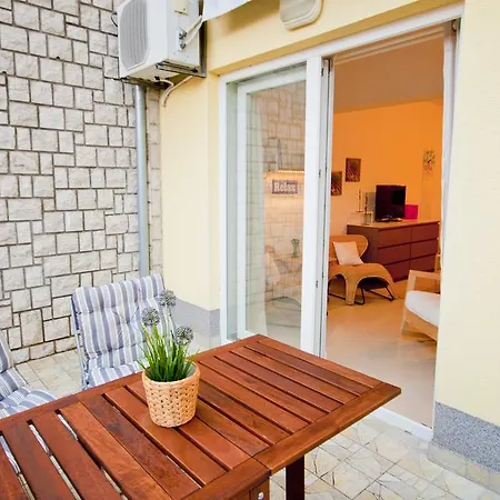 Apartment Adela